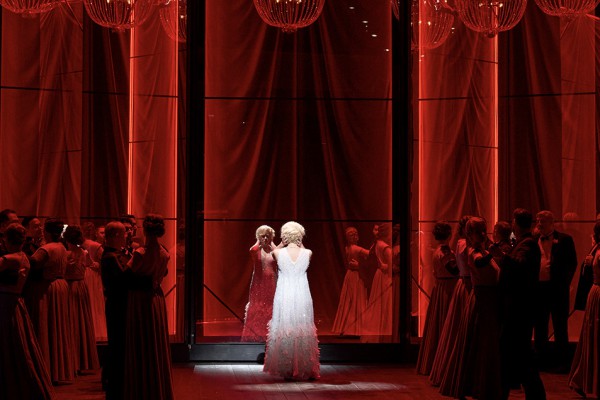 La Traviata Hila Baggio Opernchor C Nils Heck1